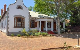 Park Gables Loftus Guest House